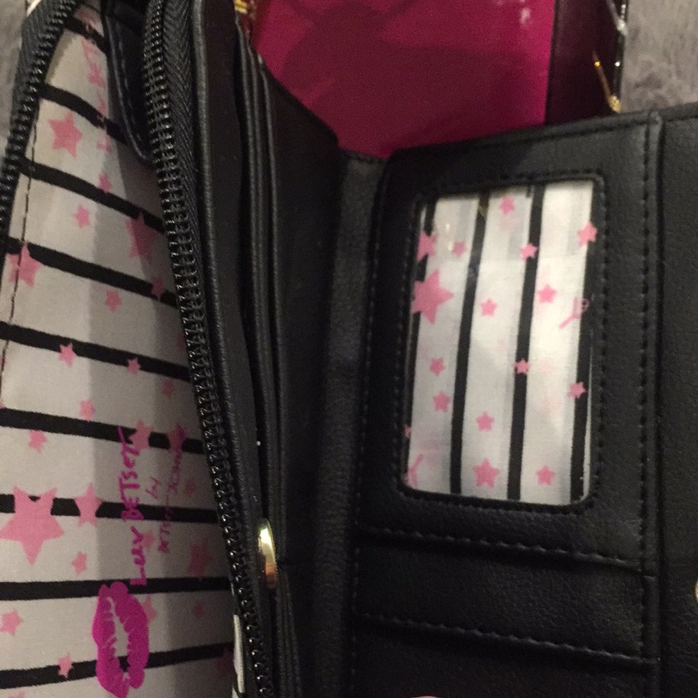 New Betsey Johnson Pink Unicorn Full Face Bi-Fold Wallet Credit card Purse. - Picture 13 of 14